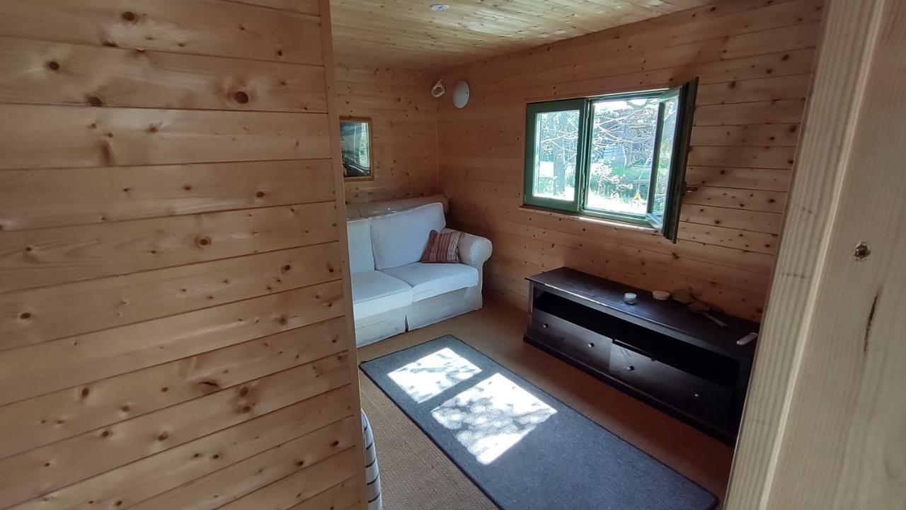 Große Wohnung / Haushälfte in Peetzig am See Angermunde Exterior foto
