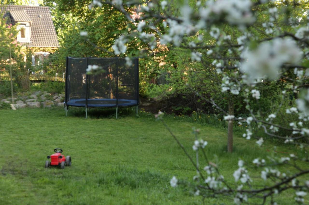 Große Wohnung / Haushälfte in Peetzig am See Angermunde Exterior foto