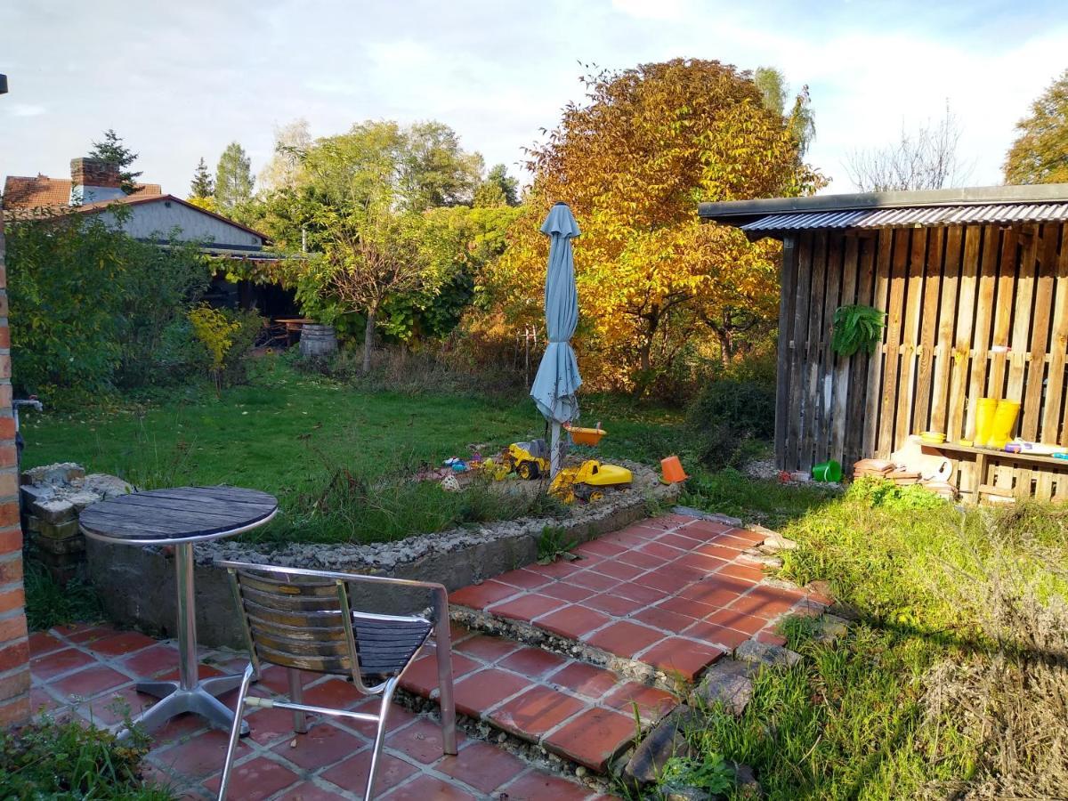 Große Wohnung / Haushälfte in Peetzig am See Angermunde Exterior foto