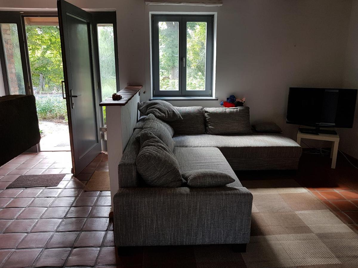 Große Wohnung / Haushälfte in Peetzig am See Angermunde Exterior foto