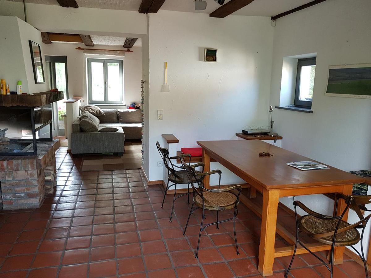 Große Wohnung / Haushälfte in Peetzig am See Angermunde Exterior foto