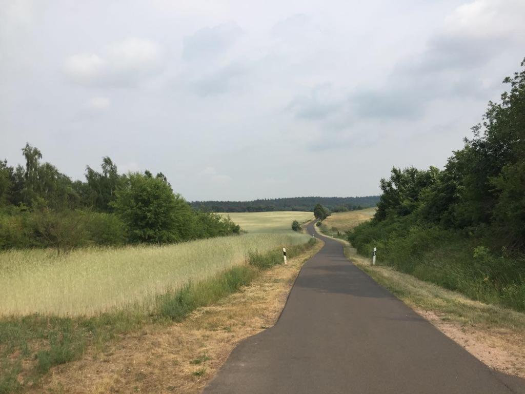 Große Wohnung / Haushälfte in Peetzig am See Angermunde Exterior foto