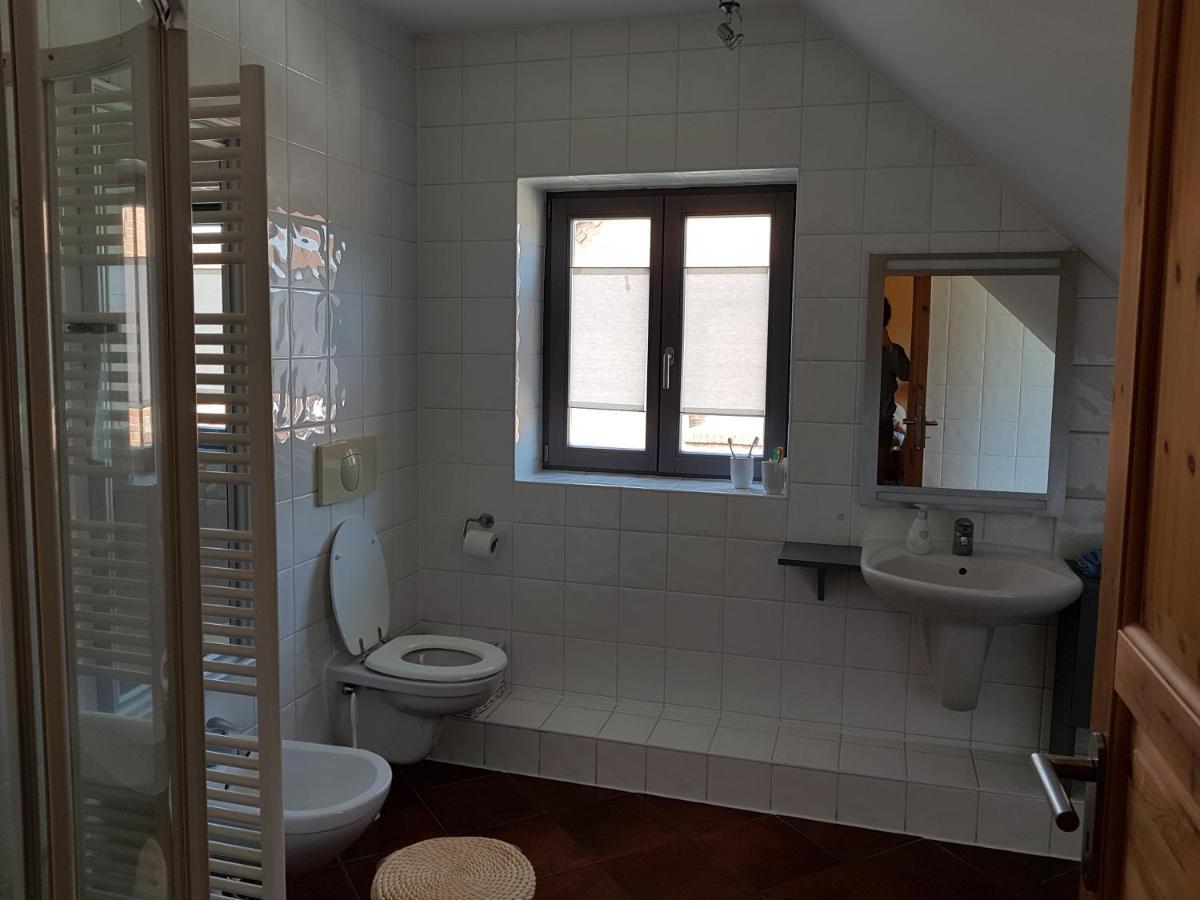 Große Wohnung / Haushälfte in Peetzig am See Angermunde Exterior foto