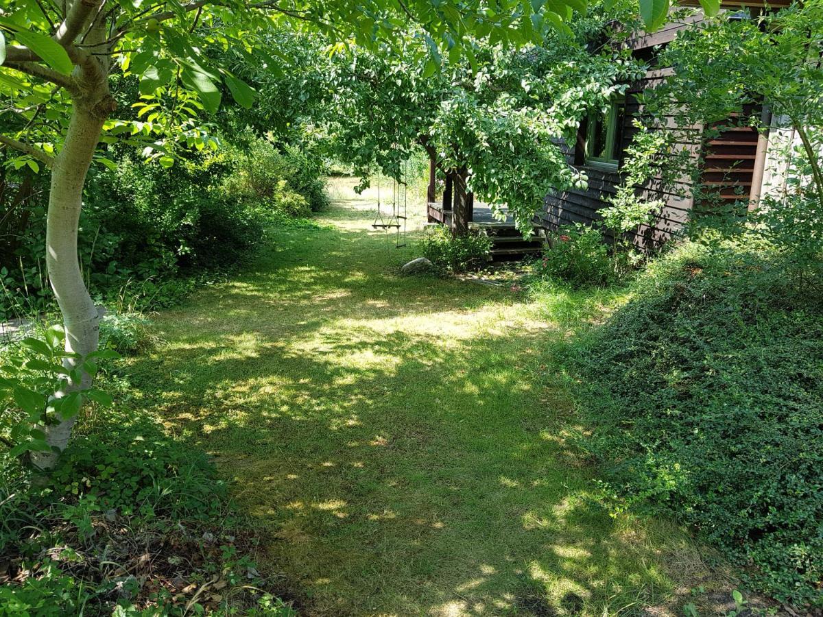 Große Wohnung / Haushälfte in Peetzig am See Angermunde Exterior foto