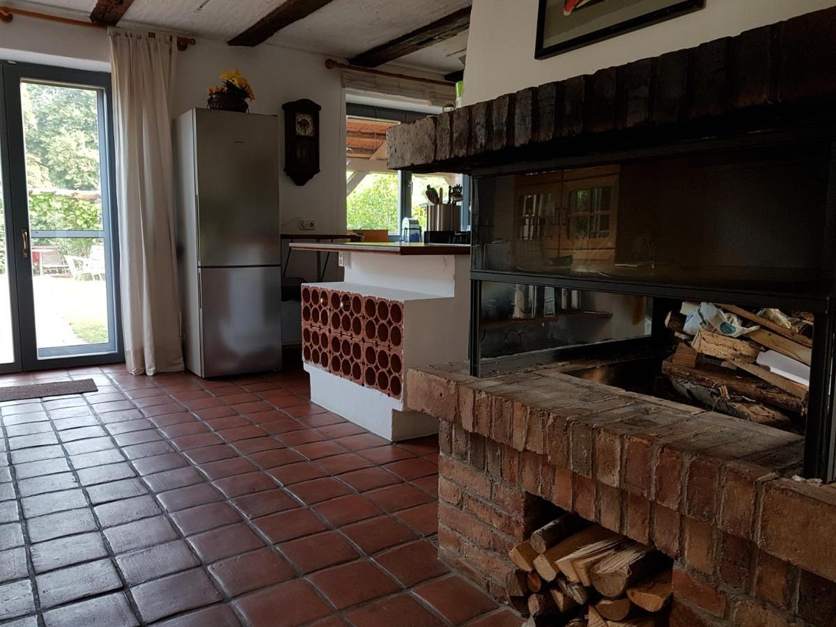 Große Wohnung / Haushälfte in Peetzig am See Angermunde Exterior foto